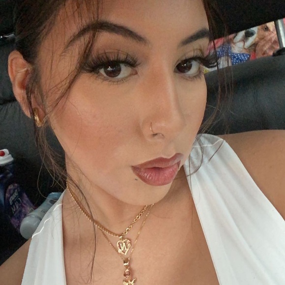 Meet your Posher, Sofia - Picture 1 of 1